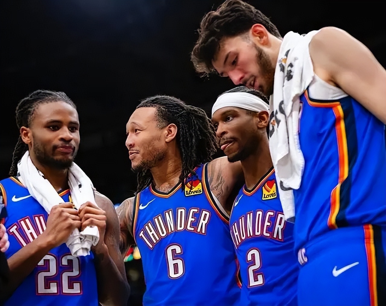 减压，图片报：多特高层几乎每周都与乔布进行单独交流（《图片报》：为减压，多特高层几乎每周与乔布单独沟通）