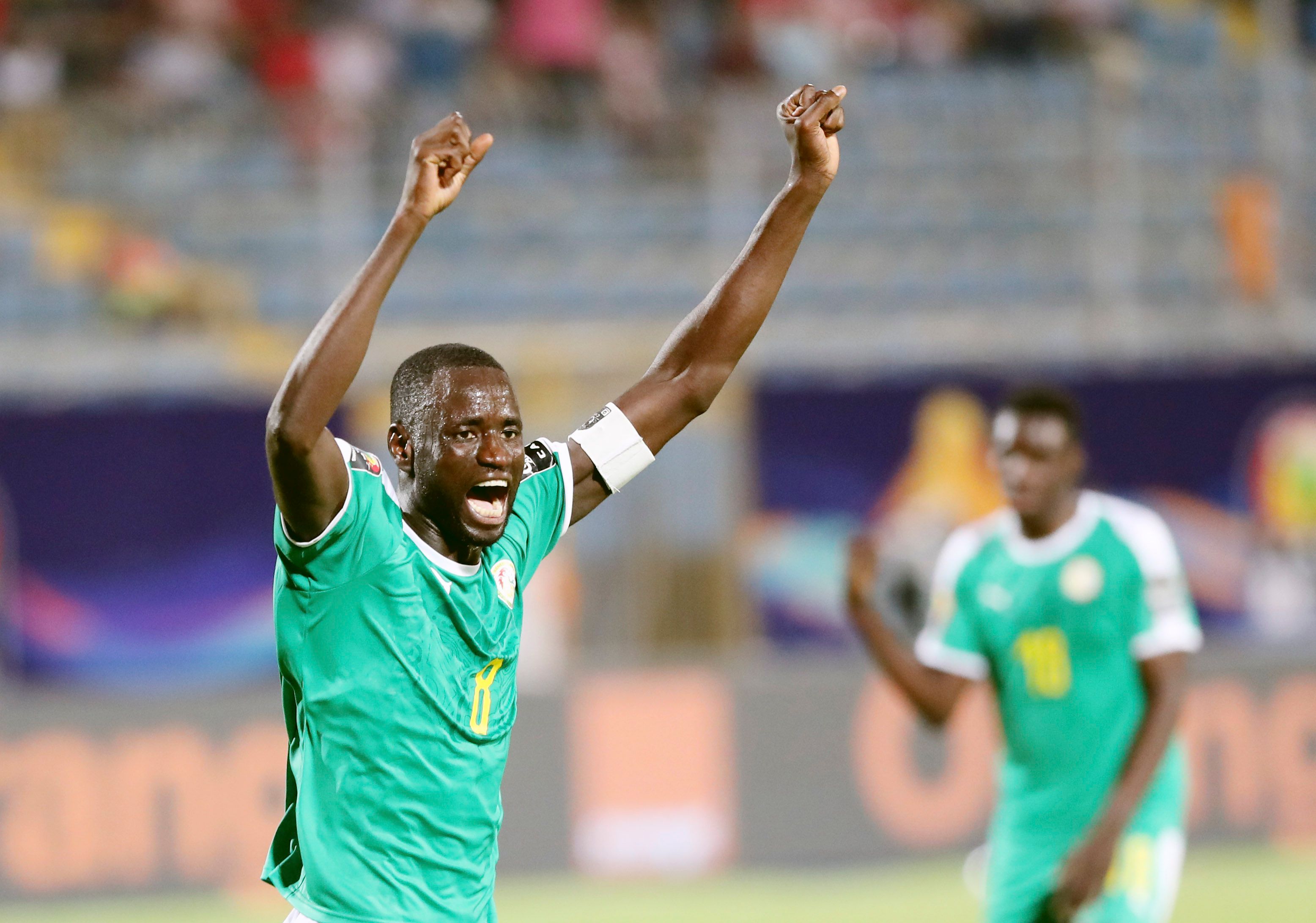 维埃里：现在拿皮奥和其他人比较毫无意义，应该让他安心踢球（维埃里：别再把皮奥和别人比较了，让他安心踢球）