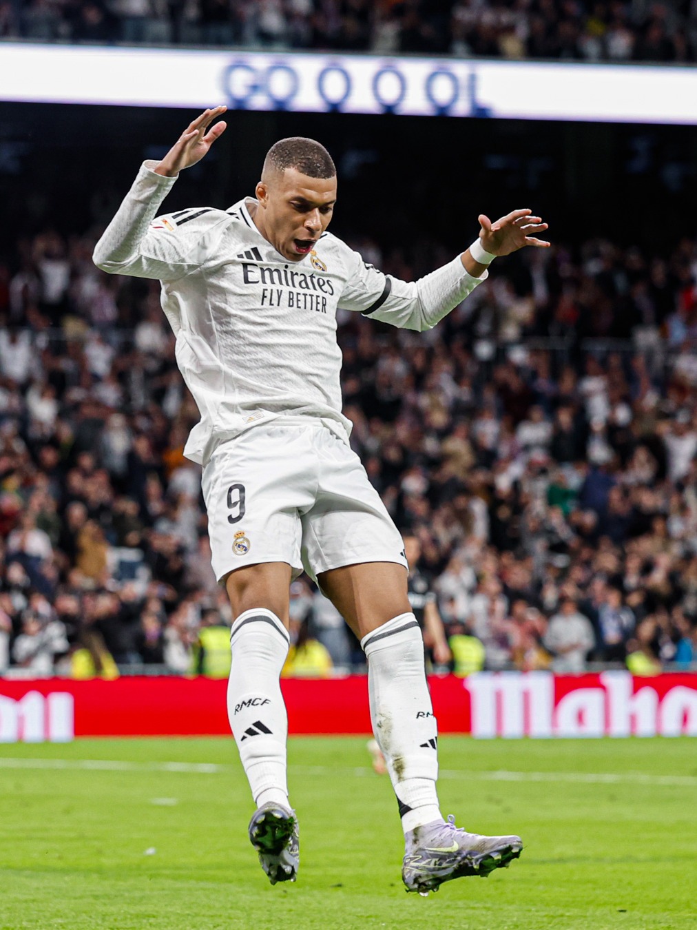 皇家奥维耶多vs马略卡：龙东、卡索拉首发，塞尔希-达德尔、韦达特-穆里奇出战（皇家奥维耶多战马略卡：龙东、卡索拉首发布阵，塞尔希-达德尔与韦达特-穆里奇同场亮相）