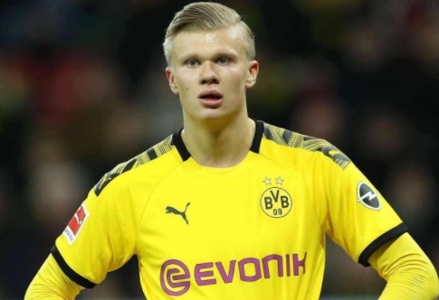 莱万：我经常带伤上场，肋骨骨折也硬撑；不着急决定未来（莱万：带伤出战成常态，肋骨骨折也坚持；未来去留不着急）