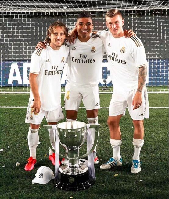 阿坎吉：在学校时发现自己擅长数学；想拥有泽林斯基的技术（阿坎吉：上学时察觉数学天赋，最想具备泽林斯基的技术）